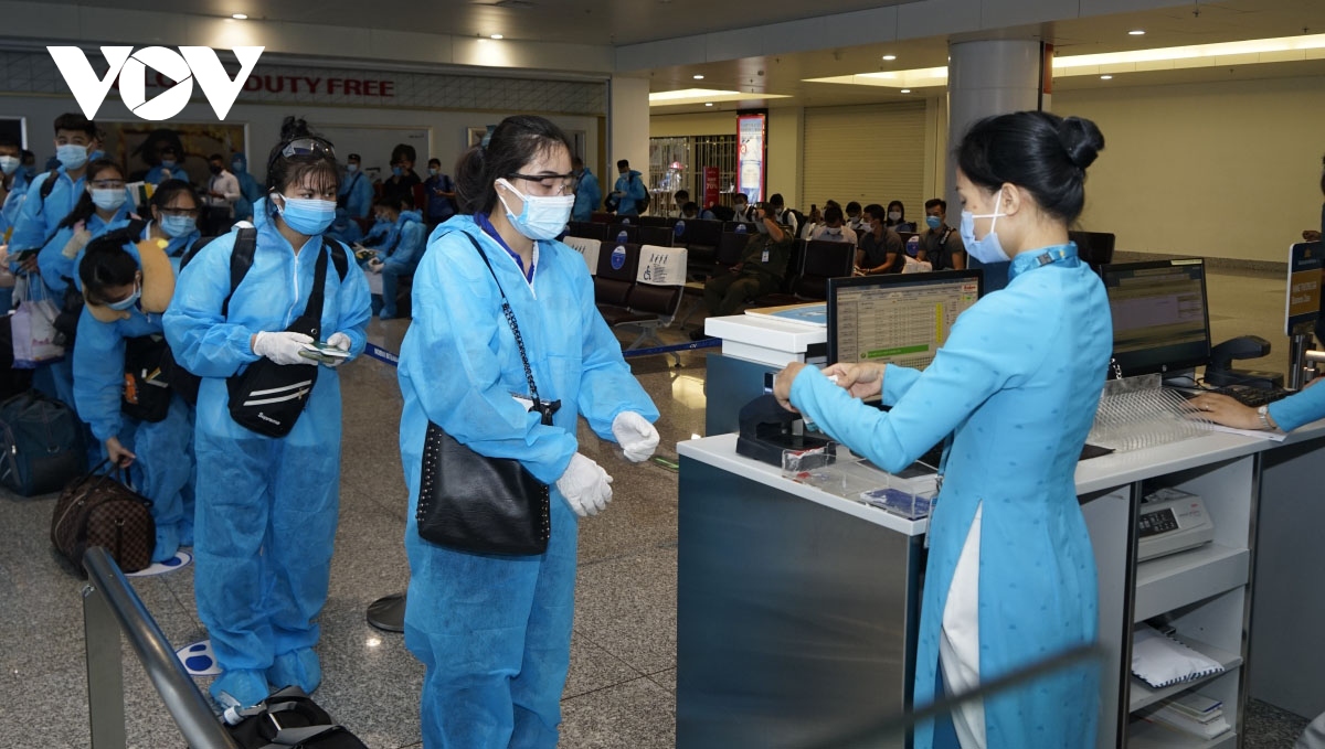 Vietnam to suspend flights from 10 African countries amid Omicron threats